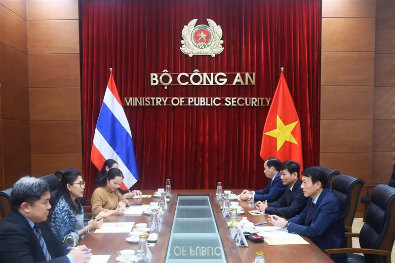 Le Vietnam et la Thaïlande doivent approfondir leur coopération dans la prévention et la lutte contre les crimes transnationaux, dont les crimes liés à la drogue, l’immigration illégale, le terrorisme ou encore les crimes liés aux hautes technologies. Photo : bocongan.gov.vn.