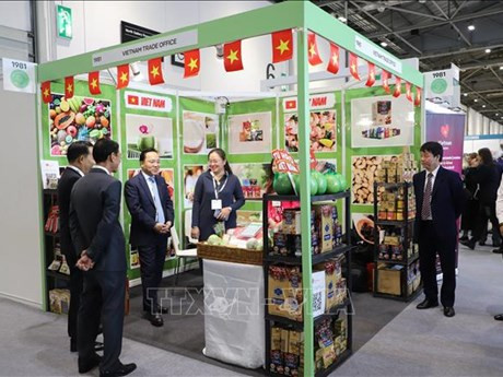 Un stand vietnamien au au Salon international de l'alimentation et des boissons 2024. Photo: VNA.