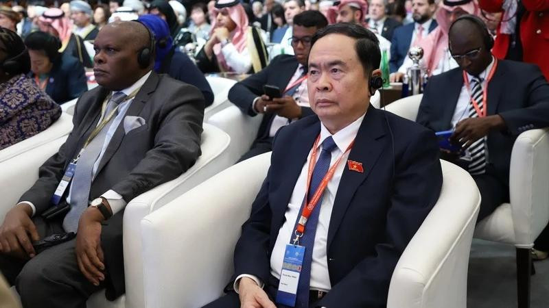 Une délégation de l'AN vietnamienne, conduite par son vice-président permanent Tran Thanh Man, a assisté à la cérémonie d'ouverture de l'Assemblée générale de l'UIP à Bahreïn, le 11 mars 2023. Photo: VNA.