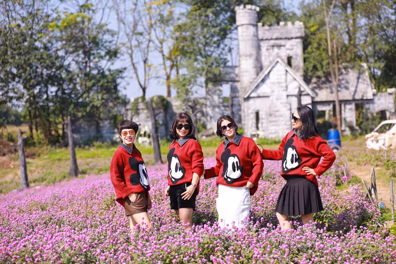 Les visiteurs se montrent très enthousiastes devant ce magnifique paysage.