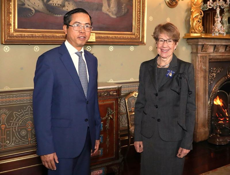 L'ambassadeur vietnamien en Australie, Pham Hung Tam (à gauche), et la gouverneure de la Nouvelle-Galles du Sud, Margaret Beazley. Photo: baoquocte.vn.