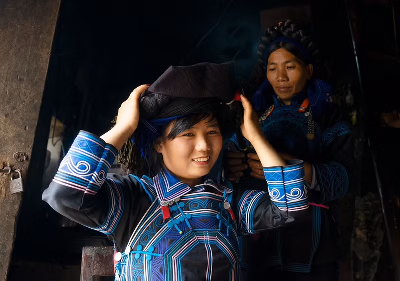 Une fille de Hà Nhì en tenue traditionnelle. Photo : Pham Ngoc Bang.