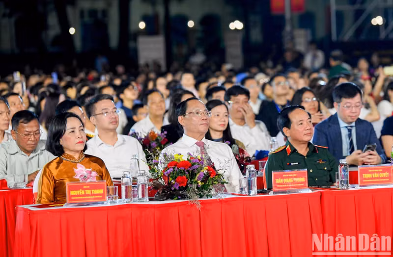Des invités lors du programme. Photo : NDEL. Des invités lors du programme. Photo : NDEL.