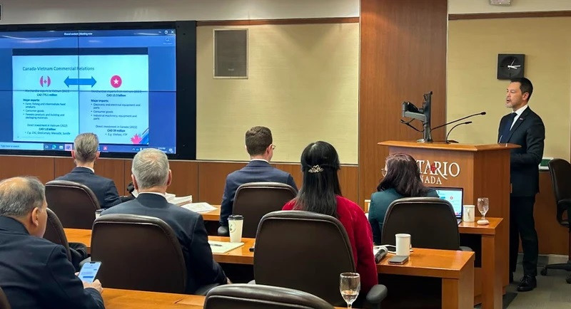 Lors du séminaire pour préparer la prochaine visite de la délégation commerciale du Canada au Vietnam en mars. Photo : VNA.