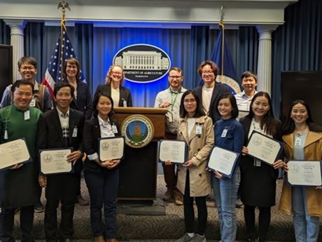 La Foundation de l’Education du Vietnam (VEF), lancée aux États-Unis par son Congrès, a accordé des centaines de bourses à des étudiants et universitaires vietnamiens. Photo : Ambassade des États-Unis au Vietnam.