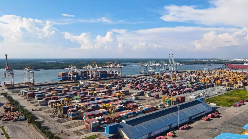 Les exportations jouent un rôle moteur pour atteindre une croissance de 8% en 2025. Photo : VNA.