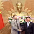 Le vice-président de l’Assemblée nationale, Nguyen Hong Dien (à droite) et Bruno Jaspaert, président de la Chambre de Commerce européenne au Vietnam (EuroCham). Photo : Tuan Anh/VNA.