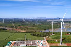 Le développement de l'industrie des énergies renouvelables constitue l'un des piliers sur lesquels Gia Lai entend s'appuyer pour franchir un nouveau cap au cours de la période 2025-2030. Photo : congnghiepmoitruong.