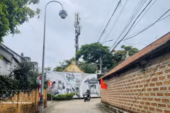 Les ruelles du village ancien de Duong Lam, à Hanoï, sont préservées et restaurées, contribuant ainsi au développement d’un réseau d’espaces patrimoniaux liés à la vie communautaire et au tourisme culturel. Photo : VNA.