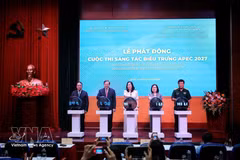 Délégués au lancement du concours national pour concevoir le logo et l'identité visuelle de l'APEC Vietnam 2027. Photo : VNA.