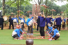 Le récent transfert du Village culturel et touristique des ethnies du Vietnam du ministère de la Culture, des Sports et du Tourisme à la ville de Hanoï devrait insuffler un nouvel élan à son développement. Photo : vietnamtourism.