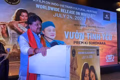 e ministre des Affaires parlementaires de l’État du Madhya Pradesh, Kailash Vijayvargiya, prononce le discours d'ouverture de l'événement. Photo : VNA
