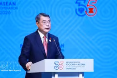 Le Premier ministre Le Minh Hung s'exprime lors de l'événement. Photo : VNA.