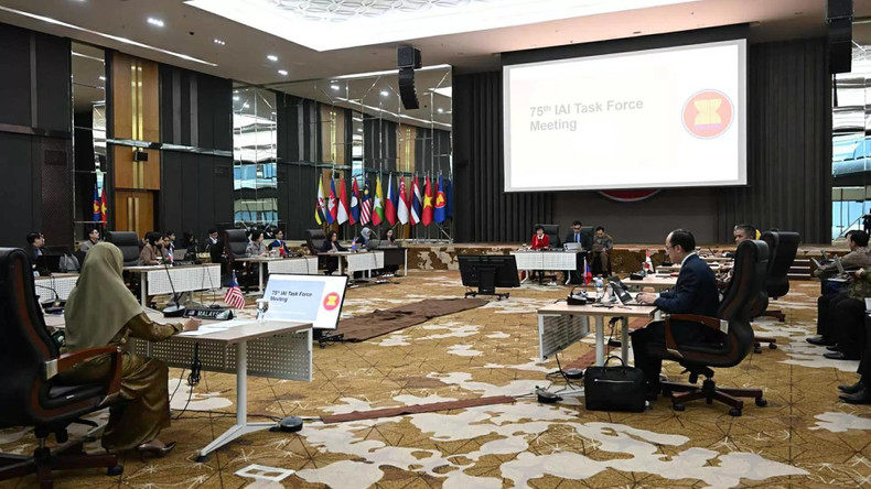 Lors de la réunion, les délégués ont convenu de poursuivre la recherche de partenaires financiers pour les projets prometteurs, notamment en ce qui concerne les actions suspendues de la 4e phase du Plan de travail de l'IAI, ainsi que de commencer à élaborer le Plan de travail pour la 5e phase. Photo : baoquocte.vn