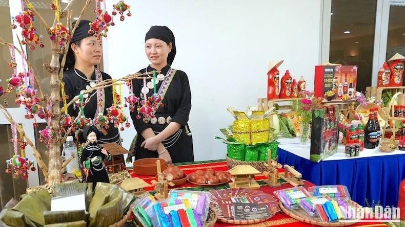 Le village culturel et touristique de Thai Hai (dans la province de Thai Nguyen, au Nord) participera au festival avec de riches produits typiques des ethnies Tay et Nung. Photo : NDEL. Le village culturel et touristique de Thai Hai (dans la province de Thai Nguyen, au Nord) participera au festival avec de riches produits typiques des ethnies Tay et Nung. Photo : NDEL.