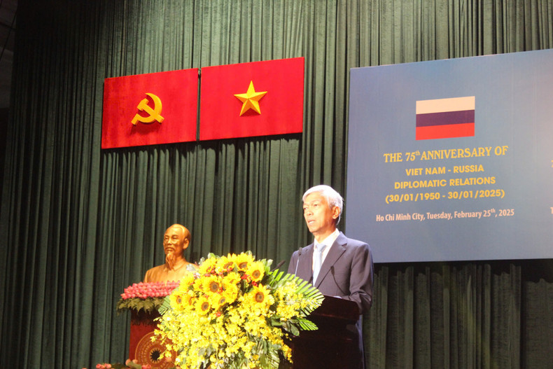 Le vice-président du Comité populaire de Hô Chi Minh-Ville, Vo Van Hoan, a demandé aux deux parties de poursuivre leur coopération efficace dans le commerce et l’investissement, ainsi que de chercher de nouvelles opportunités dans les domaines phares d’intérêt commun, tels que le développement des infrastructures urbaines, l’énergie, les technologies de l’information, la santé, l’éducation et le tourisme. Photo : thoidai