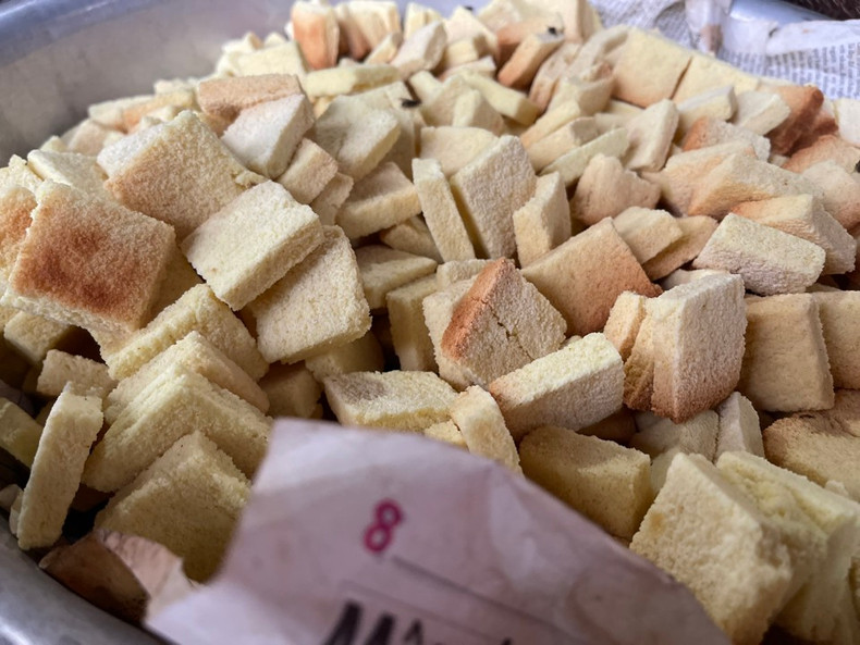 Les biscuits séchés sont croustillants et parfumés. Les biscuits séchés sont croustillants et parfumés.