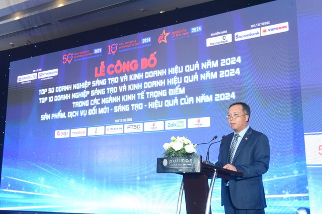 Lê Trong Minh, rédacteur en chef du journal Dâu Tu, a souligné l’importance de promouvoir l’innovation et la créativité au sein des entreprises vietnamiennes. Photo : baodautu.