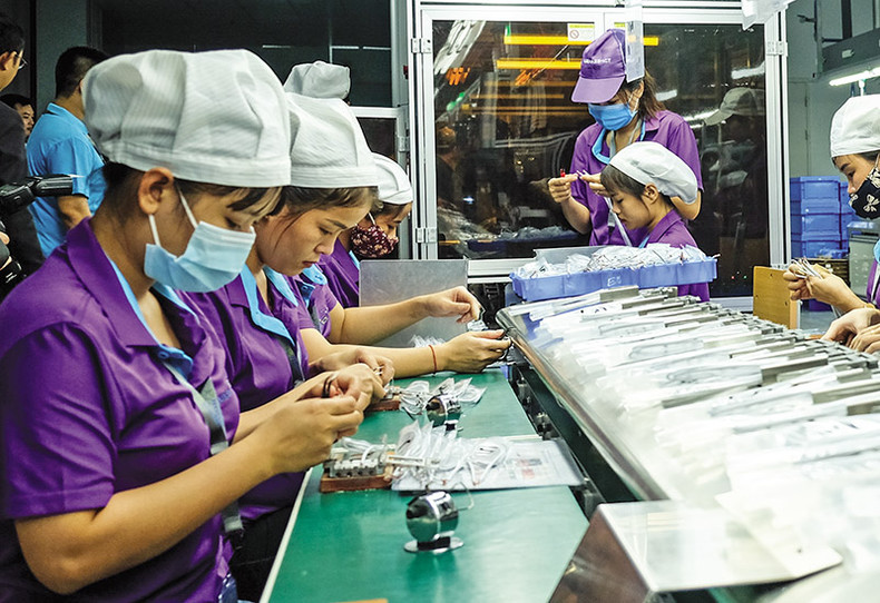 Rien qu’au cours des trois premiers mois de cette année, le Vietnam a reçu plus de 1,47 milliard de dollars de capitaux d'investissement en provenance de Chine, soit une augmentation de 68,5 % par rapport à la même période de l'année dernière. Photo : baodautu.vn Rien qu’au cours des trois premiers mois de cette année, le Vietnam a reçu plus de 1,47 milliard de dollars de capitaux d'investissement en provenance de Chine, soit une augmentation de 68,5 % par rapport à la même période de l'année dernière. Photo : baodautu.vn