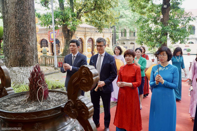 Après de nombreux bouleversements historiques, le palais Kinh Thien n’existe plus. Aujourd’hui, les marches du dragon en pierre sont les traces les plus représentatives et les plus importantes de ce palais. Photo : baoquocte.vn.