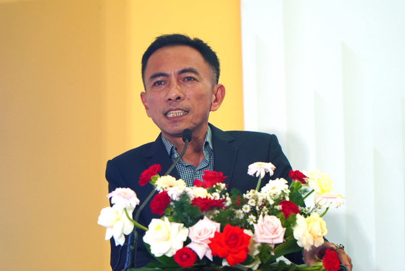 Huynh Cong Tuan, président du Conseil d’administration de la société Kim Hoang, a déclaré que la signature de l’accord commercial avec la société YONG SING SEAFOODS dans l’exportation de crevettes reproductives vers le marché taïwanais était la première étape pour présenter et affirmer la qualité des crevettes vietnamiennes auprès des consommateurs étrangers. Photo: congthuong.vn Huynh Cong Tuan, président du Conseil d’administration de la société Kim Hoang, a déclaré que la signature de l’accord commercial avec la société YONG SING SEAFOODS dans l’exportation de crevettes reproductives vers le marché taïwanais était la première étape pour présenter et affirmer la qualité des crevettes vietnamiennes auprès des consommateurs étrangers. Photo: congthuong.vn