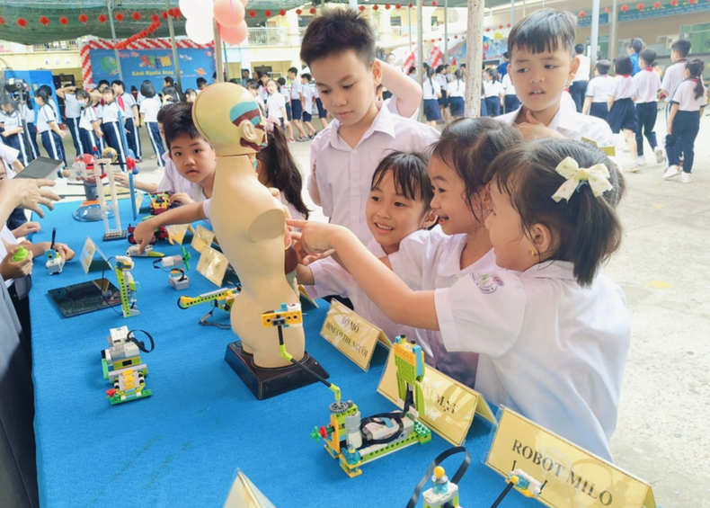 D'ici 2030, le Vietnam comptera au moins cinq universités parmi les 500 meilleures au monde et cinq parmi les 200 meilleures d'Asie, faisant ainsi du pays un des quatre premiers pays d'Asie du Sud-Est dotés des meilleurs systèmes d'enseignement supérieur et un des 10 premiers d'Asie.