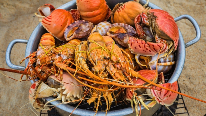 La ville côtière de Nha Trang est considérée comme la "capitale vietnamienne des produits aquatiques". Photo: VOV La ville côtière de Nha Trang est considérée comme la "capitale vietnamienne des produits aquatiques". Photo: VOV