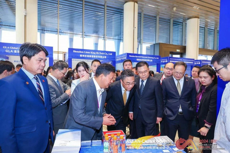 Le forum est une bonne occasion de promouvoir la coopération entre les pays membres de l'ASEAN et la Chine, en particulier avec la région de la Grande Baie de Guangdong — Hong Kong — Macao, dans les domaines de l’innovation, des sciences, des technologiques, du commerce, de l’investissement, de la culture, du tourisme, ou encore de la formation des ressources humaines qualifiées. Photo : Consulat général du Vietnam à Guangzhou.