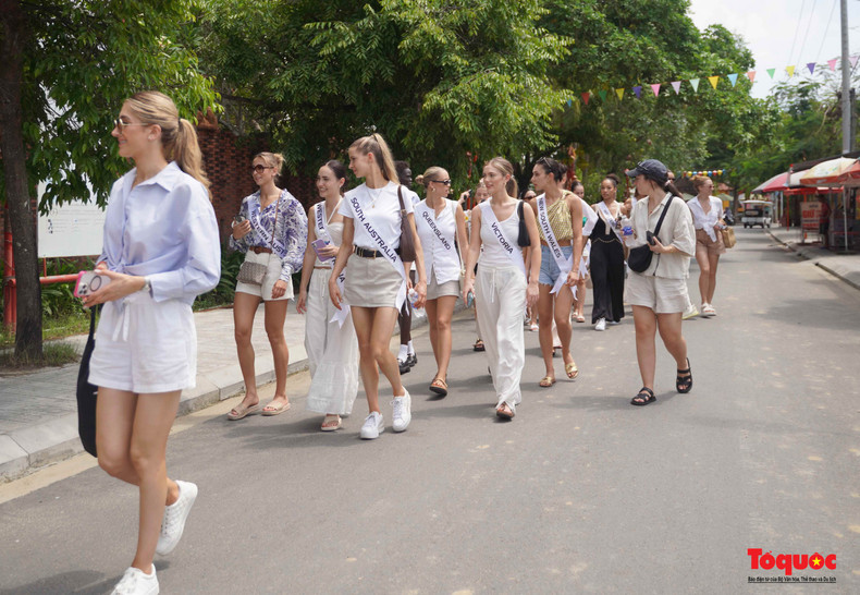 Il s'agit d'une bonne occasion pour les miss australiennes de découvrir la culture, l’histoire et la gastronomie du Vietnam. Photo: toquoc.vn. Il s'agit d'une bonne occasion pour les miss australiennes de découvrir la culture, l’histoire et la gastronomie du Vietnam. Photo: toquoc.vn.