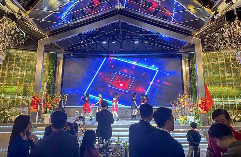 Un numéro artistique lors du programme. Photo : baoquocte. Un numéro artistique lors du programme. Photo : baoquocte.