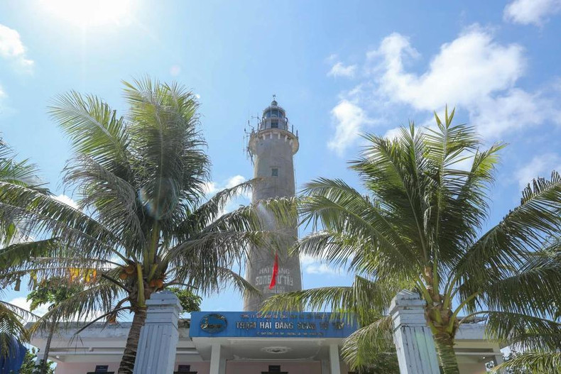 Station du phare de l'île de Song Tu Tay. Photo : VNA.