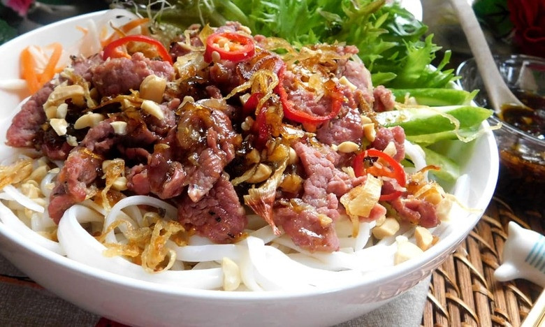 Le Pho tron (Pho mixte). Photo : Congluan. Le Pho tron (Pho mixte). Photo : Congluan.