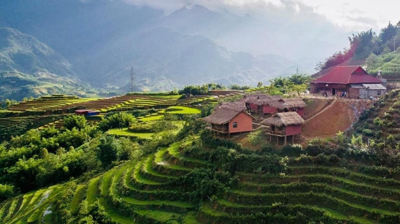 Sapa, une ville de montagne du Nord-Ouest, avec son air frais et ses paysages pittoresques, est classée 9e sur la liste. Photo : shutterstock Sapa, une ville de montagne du Nord-Ouest, avec son air frais et ses paysages pittoresques, est classée 9e sur la liste. Photo : shutterstock