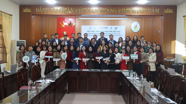 Lors de l’atelier, les délégués ont l’occasion de se renseigner sur l’éducation STEM (Science, Technologie, Ingénierie et Mathématiques), l’éducation pour le développement durable et le treizième objectif de développement durable de l’ONU (prendre d’urgence des mesures pour lutter contre les changements climatiques). Photo : thoidai.vn. Lors de l’atelier, les délégués ont l’occasion de se renseigner sur l’éducation STEM (Science, Technologie, Ingénierie et Mathématiques), l’éducation pour le développement durable et le treizième objectif de développement durable de l’ONU (prendre d’urgence des mesures pour lutter contre les changements climatiques). Photo : thoidai.vn.