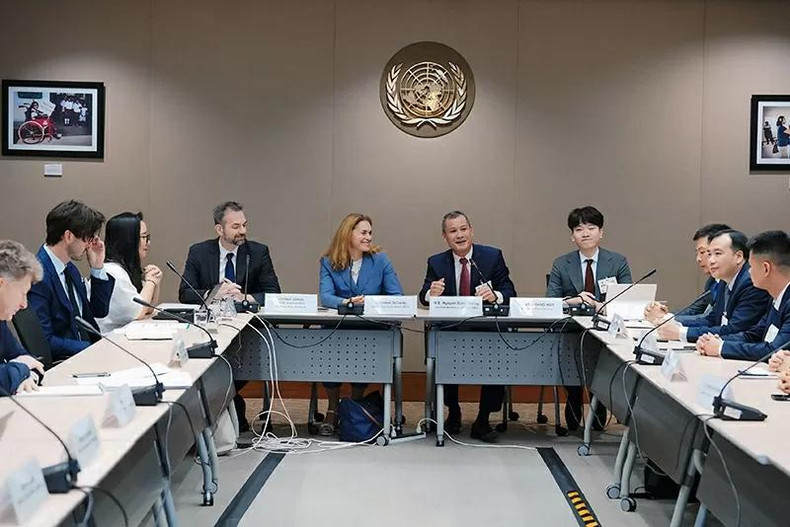 Lors de la table ronde pour présenter les principaux contenus de la Convention des Nations Unies sur la cybercriminalité et les préparatifs du Vietnam pour la cérémonie de signature de ce document. Photo : baoquocte.vn
