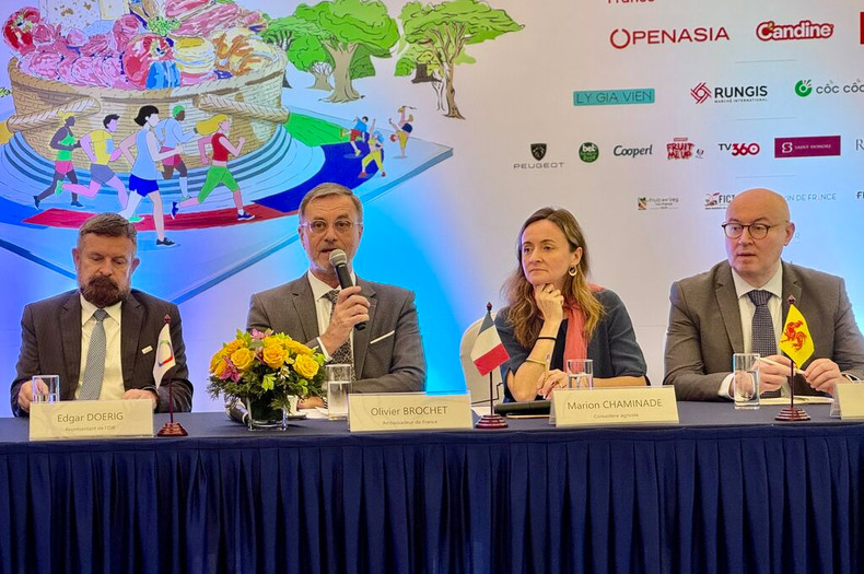 L’ambassadeur de France au Vietnam, Olivier Brochet (au micro), a mis en relief sur les nouveautés de l’édition 2025. L’ambassadeur de France au Vietnam, Olivier Brochet (au micro), a mis en relief sur les nouveautés de l’édition 2025.