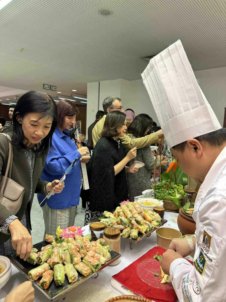 Il s’agit d’une bonne occasion pour promouvoir la culture et l’image du Vietnam auprès des Saoudiens. Photo : Ambassade du Vietnam en Arabie Saoudite. Il s’agit d’une bonne occasion pour promouvoir la culture et l’image du Vietnam auprès des Saoudiens. Photo : Ambassade du Vietnam en Arabie Saoudite.