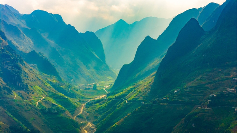 La beauté des montagnes et des forêts de Ha Giang.