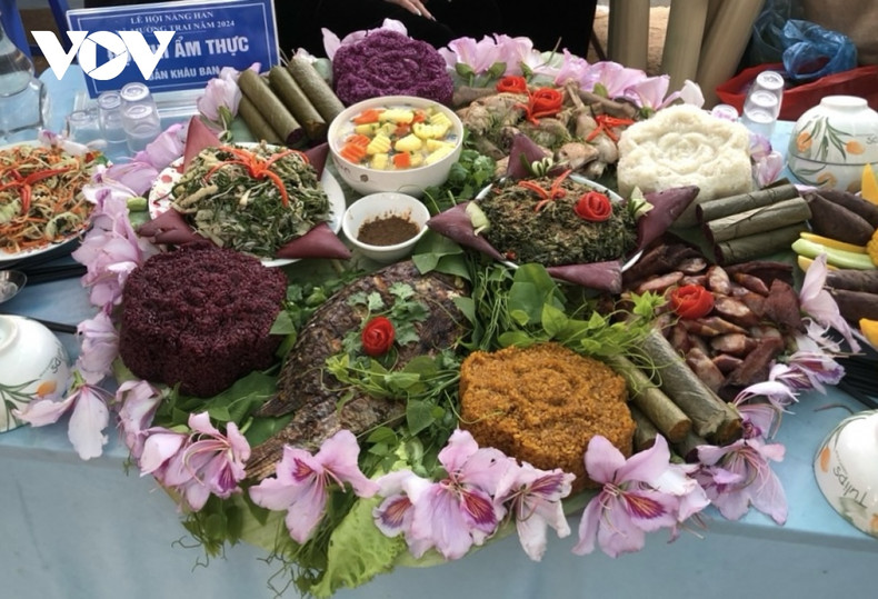 La Fête de la Dame Han est une bonne opportunité pour promouvoir le tourisme, les spécialités et les valeurs culturelles uniques des groupes ethniques de la commune de Muong Trai, district de Muong La, province de Lai Châu, auprès des touristes nationaux et étrangers. Photo: VOV. La Fête de la Dame Han est une bonne opportunité pour promouvoir le tourisme, les spécialités et les valeurs culturelles uniques des groupes ethniques de la commune de Muong Trai, district de Muong La, province de Lai Châu, auprès des touristes nationaux et étrangers. Photo: VOV.