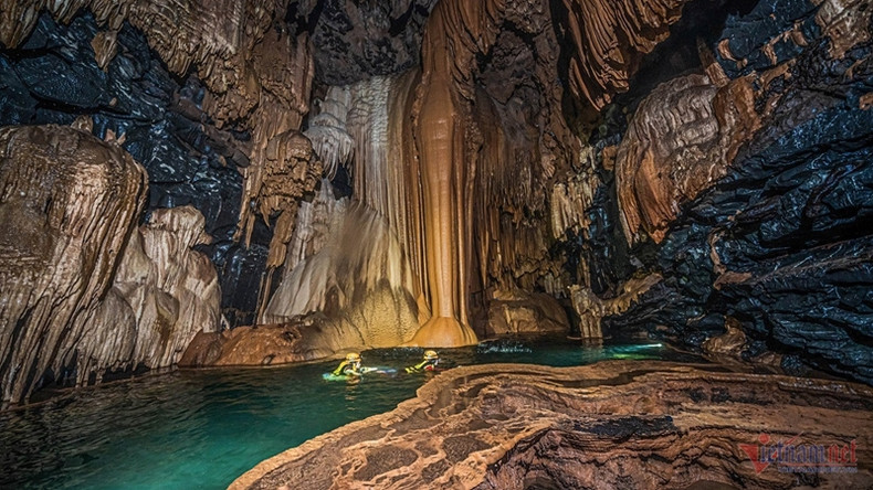 Explorer l'intégralité du lac reste un défi en raison de sa profondeur et de ses formations complexes.