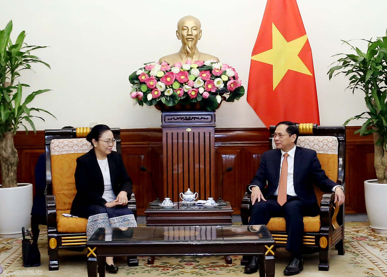 Les deux parties ont convenu de continuer à travailler en étroite collaboration pour organiser avec succès les visites de haut niveau et les mécanismes de coopération existants entre les ministères des Affaires étrangères des deux pays. Photo : baoquocte.vn. Les deux parties ont convenu de continuer à travailler en étroite collaboration pour organiser avec succès les visites de haut niveau et les mécanismes de coopération existants entre les ministères des Affaires étrangères des deux pays. Photo : baoquocte.vn.