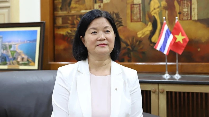 Selon la chargée d’affaires a.i de l’ambassade du Vietnam en Thaïlande, Bùi Thi Huê, la Thaïlande est le plus grand partenaire commercial du Vietnam au sein de l’ASEAN. Photo : NDEL. Selon la chargée d’affaires a.i de l’ambassade du Vietnam en Thaïlande, Bùi Thi Huê, la Thaïlande est le plus grand partenaire commercial du Vietnam au sein de l’ASEAN. Photo : NDEL.