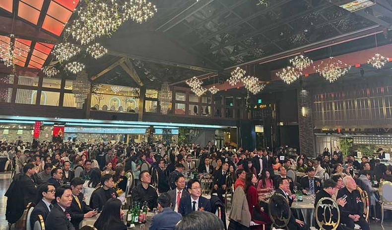 L’événement attire la participation d’environ 500 Vietnamiens résidant et travaillant en République de Corée, ainsi que de nombreux amis, entreprises et agences de presse coréens. Photo : baoquocte. L’événement attire la participation d’environ 500 Vietnamiens résidant et travaillant en République de Corée, ainsi que de nombreux amis, entreprises et agences de presse coréens. Photo : baoquocte.