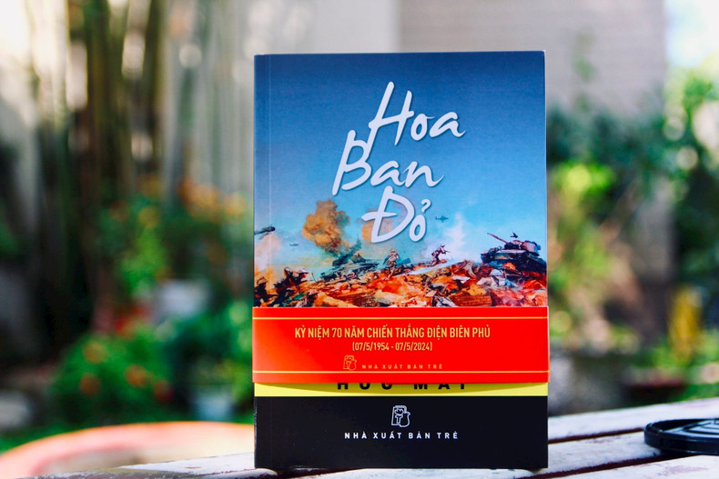 « Fleur de bauhinia rouge » est une œuvre célèbre de l'écrivain Huu Mai, qui a été portée au cinéma dans le film du même nom en 1994. Photo: nxbtre.com.vn.