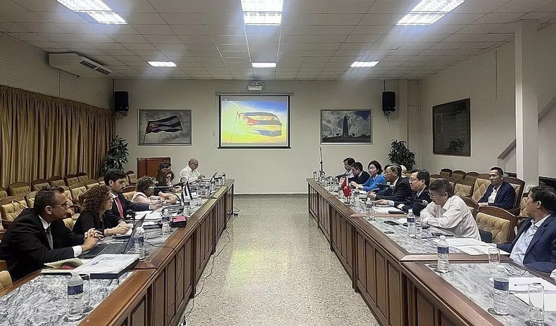 Vue générale de la 41e session du Comité intergouvernemental Vietnam - Cuba, le 11 avril à la Havane. Photo: VNA. Vue générale de la 41e session du Comité intergouvernemental Vietnam - Cuba, le 11 avril à la Havane. Photo: VNA.
