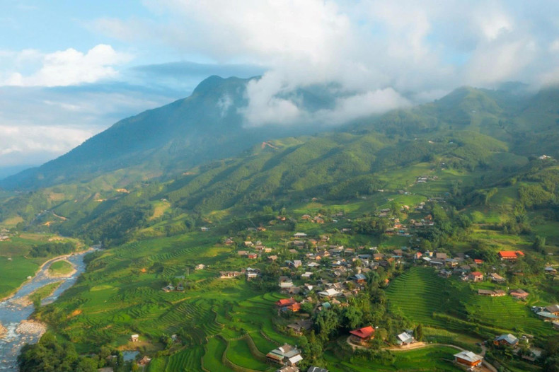 Le principal magazine de voyage américain Travel + Leisure a classé les champs en terrasses de Sa Pa parmi les plus belles merveilles en terrasses au monde. Photo : TNO.