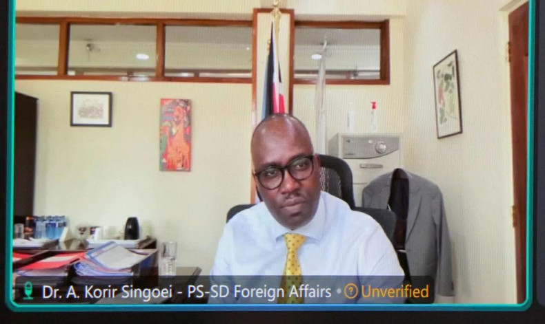 Le vice-ministre kenyan Abraham Korir SingOei a affirmé la volonté du Kenya d’acquérir les expériences vietnamiennes dans le développement socioéconomique et de promouvoir une coopération plus étroite avec le Vietnam dans les domaines phares, dont l’agriculture et la sécurité alimentaire notamment. Photo : baoquocte.vn Le vice-ministre kenyan Abraham Korir SingOei a affirmé la volonté du Kenya d’acquérir les expériences vietnamiennes dans le développement socioéconomique et de promouvoir une coopération plus étroite avec le Vietnam dans les domaines phares, dont l’agriculture et la sécurité alimentaire notamment. Photo : baoquocte.vn