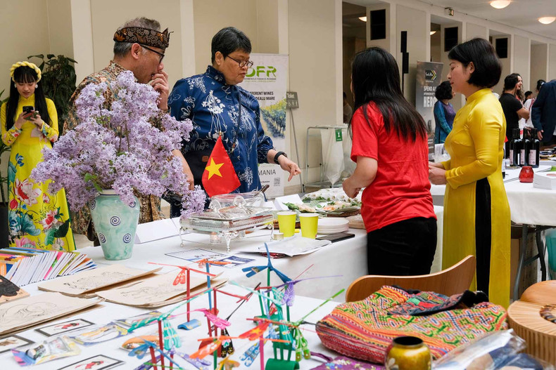 Il s’agit également d’une bonne occasion pour l’ambassade du Vietnam au Danemark de renforcer les travaux de la diplomatie culturelle, l’une de ses priorités en 2024. Photo: baoquocte.vn.