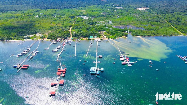 Le village de pêcheurs de Rach Vem (commune de Gành Dâu) vu du ciel. (Photo: Chi Công)