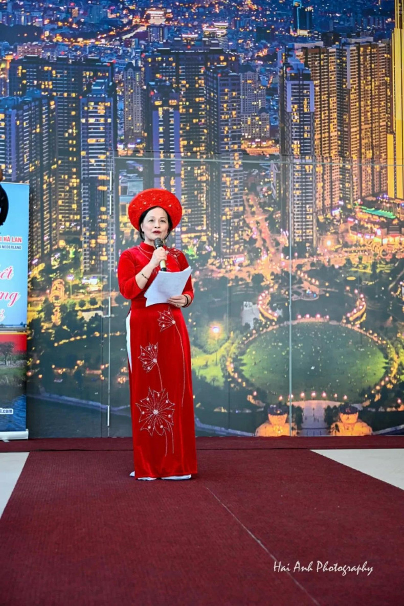 La fondation du Club du patrimoine vietnamien de l’ao dai aux Pays-Bas revêt une signification importante, contribuant à préserver et à promouvoir les valeurs uniques de ce costume traditionnel. Photo : Hai Anh